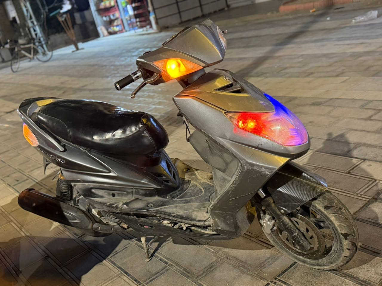 البيع او مراوس شعدك نزل واتساب ياباني اصلي نوزل خطين
***********
