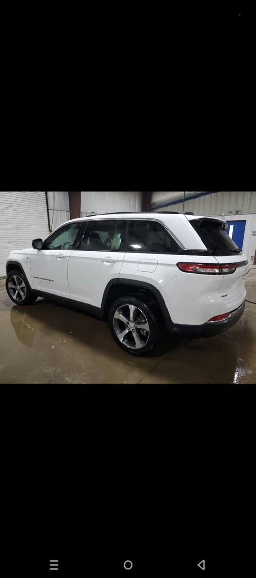 بيع سيارة جيب واصلة🇮🇶🇮🇶السوق الحرة الاردن 🇮🇶🇮🇶

JEEP GRAND CHEROKEE LIMITED 4xe PLUG-IN HYBRID 2024.
 ** ( هايبرد  شحن  بانزين )
....السعر ( 280 $) 

اللون : ابيض.
الموديل : 2024.
المسافة المقطوعه : 7000 M 
سعة المحرك : 2000cc turbo plug in hybrid.
الضرر: موضح بالصور .

داخل جلد أسود
بانوراما
تحكم بالستيرن
شاشة كبيرة
شاشات عدد 3 .
كراسي امامية كهرباء
ميموري كرسي السائق
تدفئة مقاعد امامية
تدفئة مقاعد خلفية
تدفئة ستيرن
خاصية دخول بدون مفتاح
كاميرا خلفية
رادار امامي 
رادار جانبي
تحديد مسرب 
مثبت سرعة تفاعلي
تشغيل عن بعد
باب الصندوق كهرباء
نظام STOP/START ENGINE
نظام صوت ALPINE
حساسات خلفية
اوتو بريك خلفي
هاند بريك كهربائي (بصمة)
اضوية امامية LED
اضوية امامية زينون عالي/واطي
كشافات ضباب زينون
4 وضعيات قيادة
اضوية خلفية LED

 
للاستفسار : ***********
واتساب.. ‏‪***********‬‏
‎
