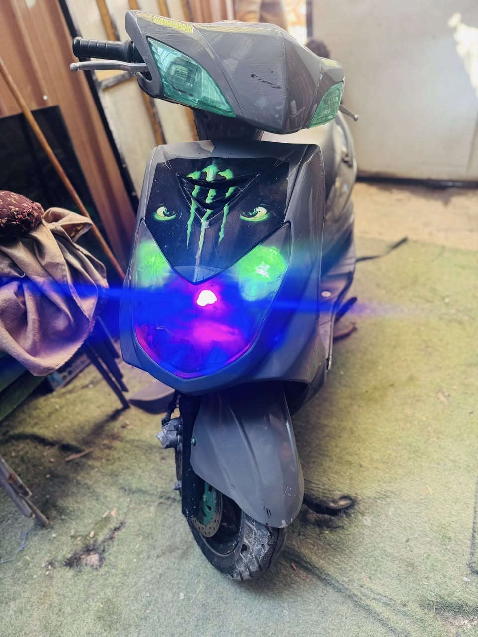 السلام عليكم حبايبي دراجه سكنس فحل دراجه رياضي كلها رياضي وشلعه اشك الكاع مال مطارح ومصبوغه لون الجماليه وحراري ونانو سيراميك كامله مكمله كلاجات رياضي كلوبات دبل اشاره اكلوب اصلي رماش لوان دبل اشاره رماش بكلايت رياضي دراجه تخبل نكره سلف السعر ٨٠٠ وبيها مجال رقمي *********** عنواني بغداد الطالبيه فلكه ٨٣
