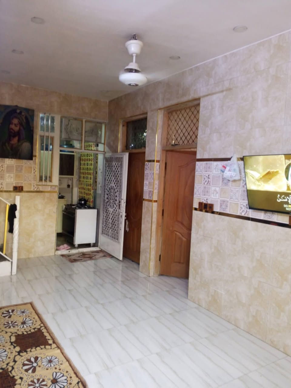 السلام عليكم بيت ٨٠ متر ركن طابقين يحتوي على٣غرف نوم واستقبال وصالة عدد ٢ حمام عدد ٢ طابو زراعي سند ٢٥ وكالة ام الصورة خدمات متوفرة بي نقص المحجر والطابق الثاني أرضية العنوان زعفرانية دور الشرطة شارع مول السعيدي ثالث فرع عن الشارع السعر ٨٨ مليون للاستفسار الاتصال ***********
