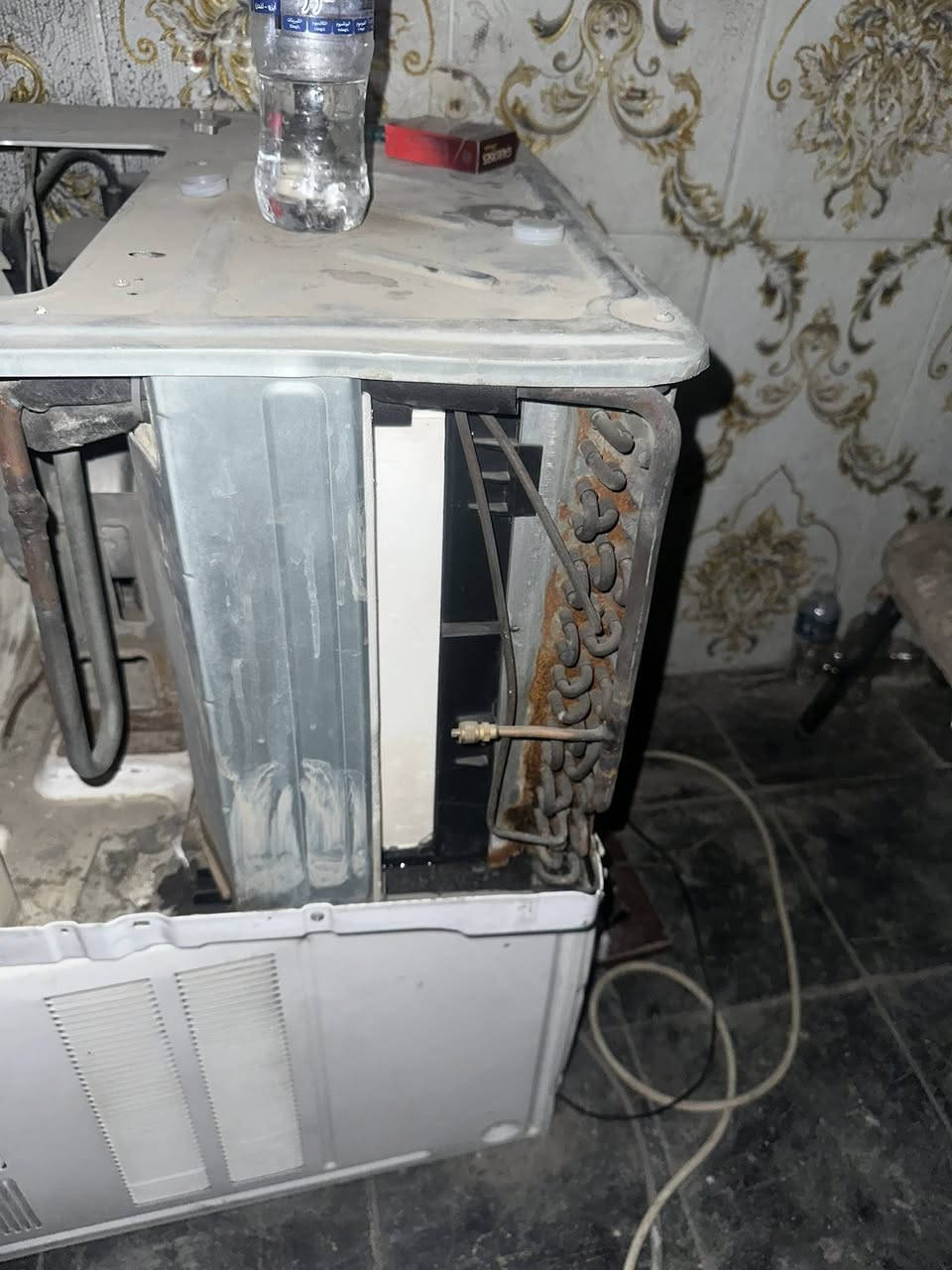 مكيفات للبيع سعر الواحد ٣٥٠ نضيفات شغالات ثلج تبريد مالهن تواصل ***********
