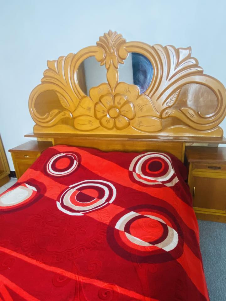 غرفة صاج تسكام طابقين ٥ملم نظيفة مثل ماتشوف 
العنوان النجف طريق كربلاء للاستفسار 
***********
