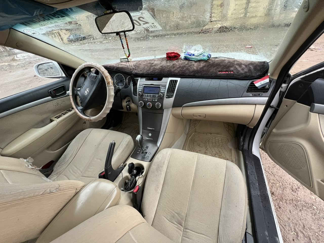 سلام عليكم. سوناته  أمريكي   موديل٢٠٠٩. كير ومحرك شرط بيها جاملغين وبنيد سرقه   وبيها مكانات تقشيط رقم جديد سنويه جديده شرط التحويل  السعر ١١٥. الرقم ***********
