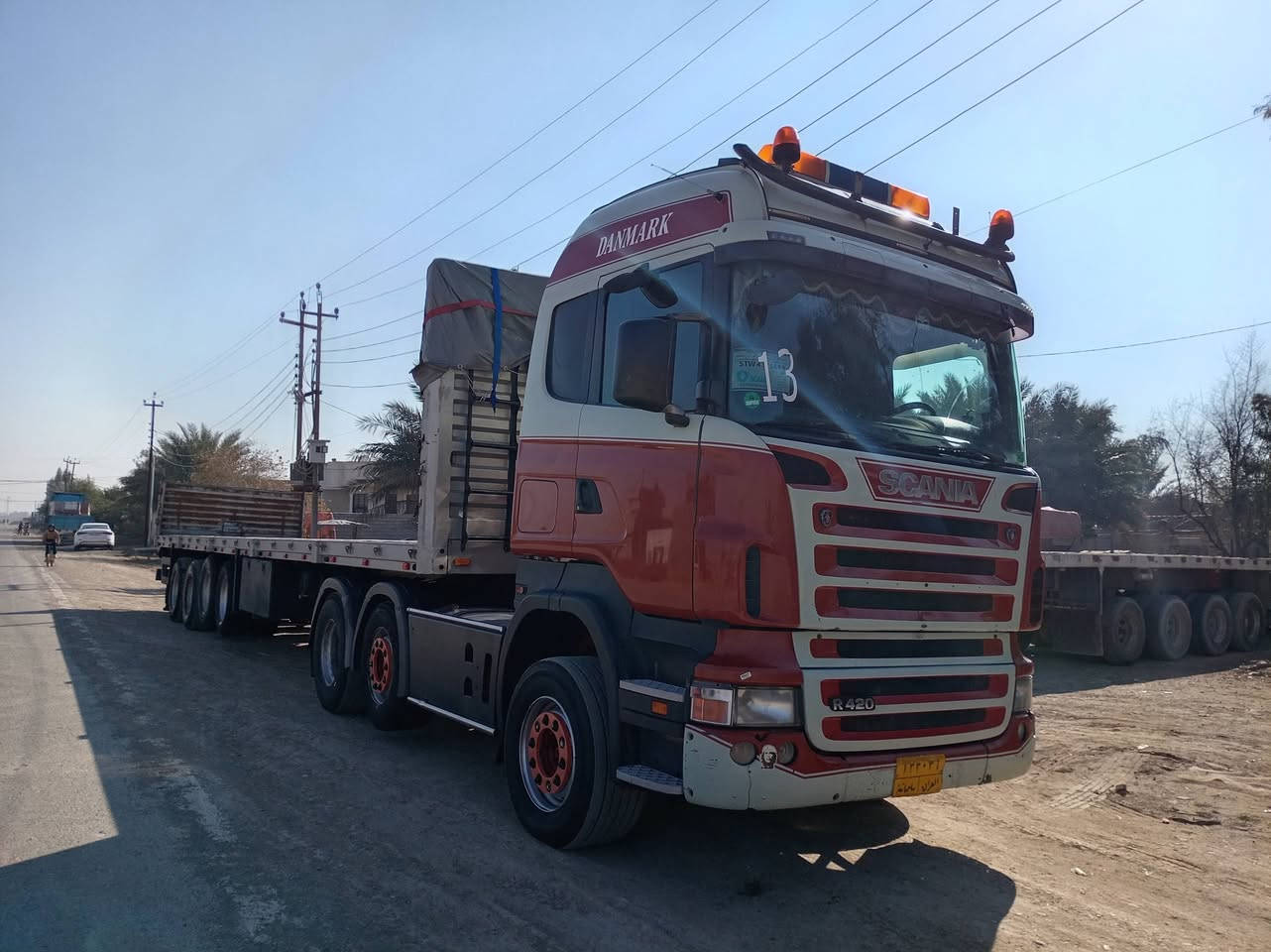 السلام عليكم للبيع سكانية موديل 2006رقم سليمانية صنكل ئمامي دوار كير عادي900 3*3 
عربانه أبو حيدر باب أول  جناب بلاديه قاطين مسجلات بسنويه 4محاور 2ثابت 2 رفاع
ما ناقصه برغي كامله على اخر حبايه 
ستفساراكثر ***********
