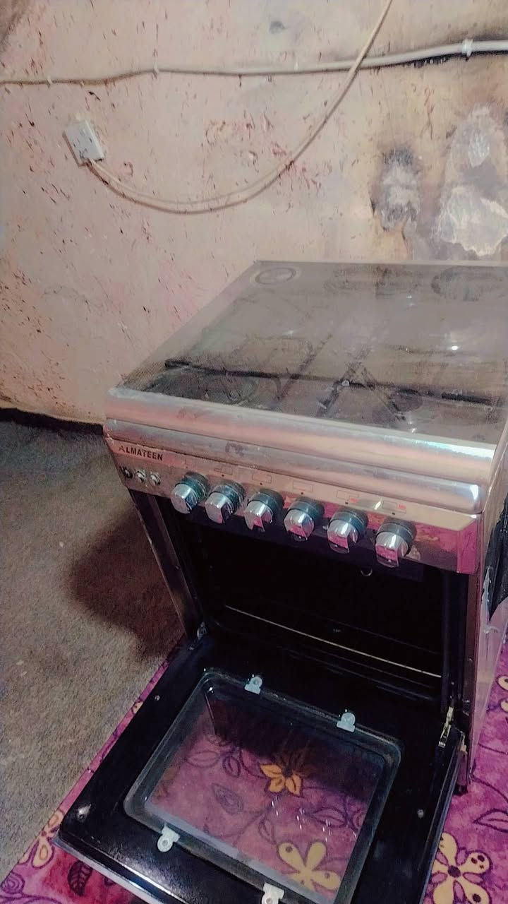 سلام عليكم طباخ البيع اخو جديد مناسب وعندي مبرده وياه حديد يراني دبل واتر بم مناسبات وتساب ***********
