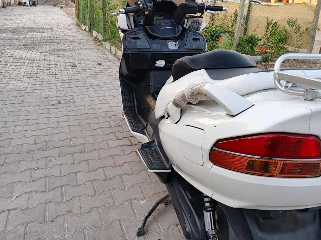 سلام عليكم
دراجة سكاي ويف 650cc كفالة عامة
*كفالة عامة 
*الدراجه ماشية 45حقيقي
*كفرات كفالة عامة 
*السعر 18 ورقة بيها مجال قليل
مكاني واسط الكوت
*‏‪0780 764 6775‬‏
