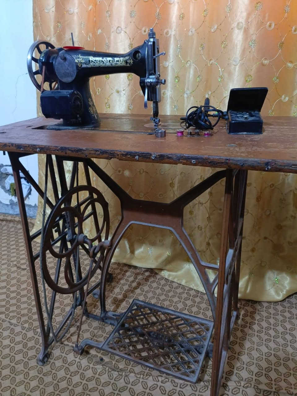 السعر 50   ***********
