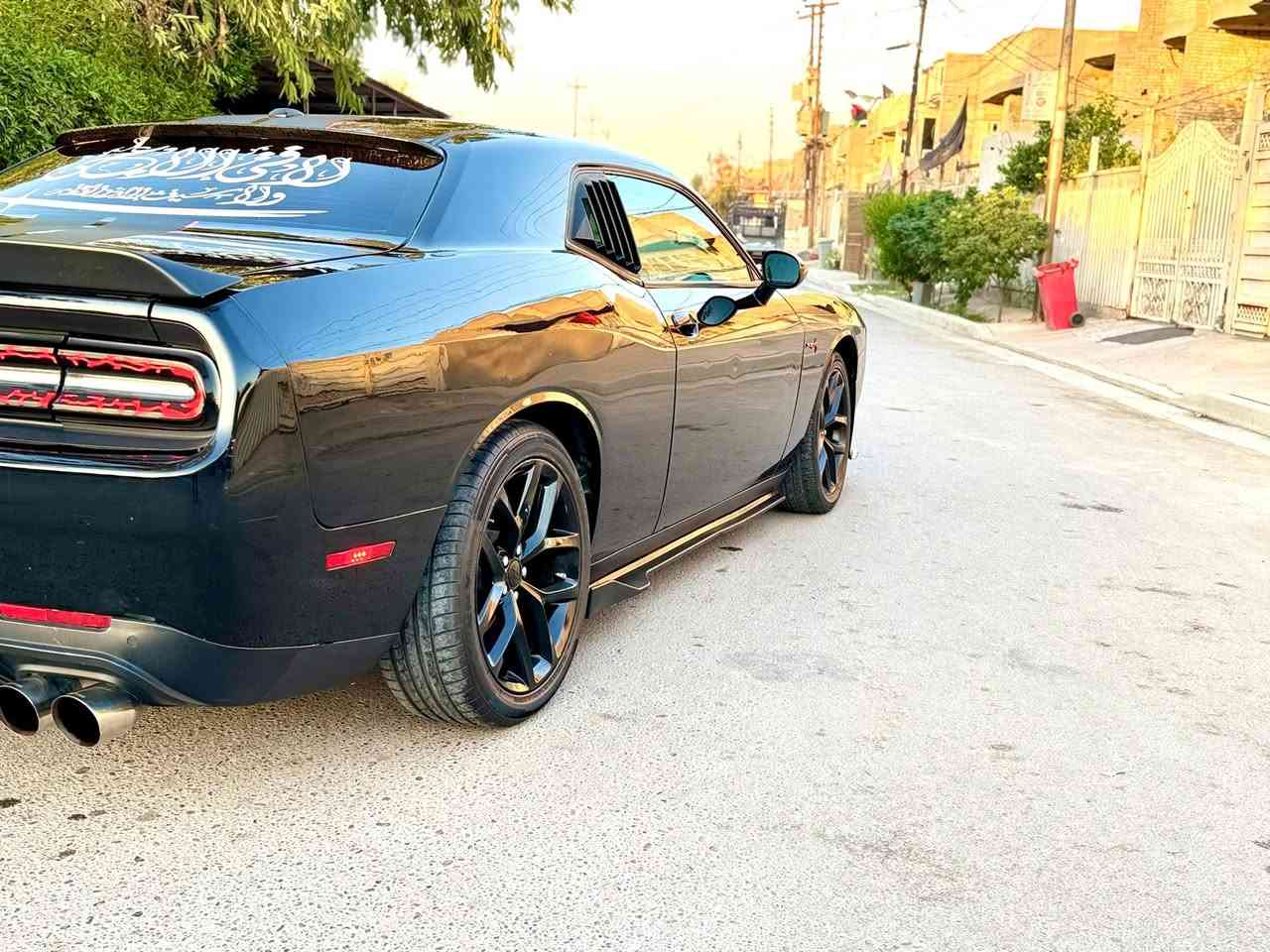 السلام عليكم ورحمة الله وبركاته 
جالنجر موديل 2020 SXT
مكينه 3.6L/V6
السعر  153$ وبيها مجال بسيط
رقم بغداد بـ اسمي شخصياً
كشنات جلد احمر واسود
شاشه كار بلي
نظام سبورت
منظومة زنون
تخم تايرات جديد
تبديل دهن جديد ادنول
حداديه صدر امامي خلفي
گير مكينه اكسل تبريد كفاله
صور الحادث مرفقه بالمنشور
3 قطع جاملغ جهة السايق والباب وجاملغ خلفي
العنوان :بغداد الامين الثانيه
واتساب او مباشر الاتصال

***********
