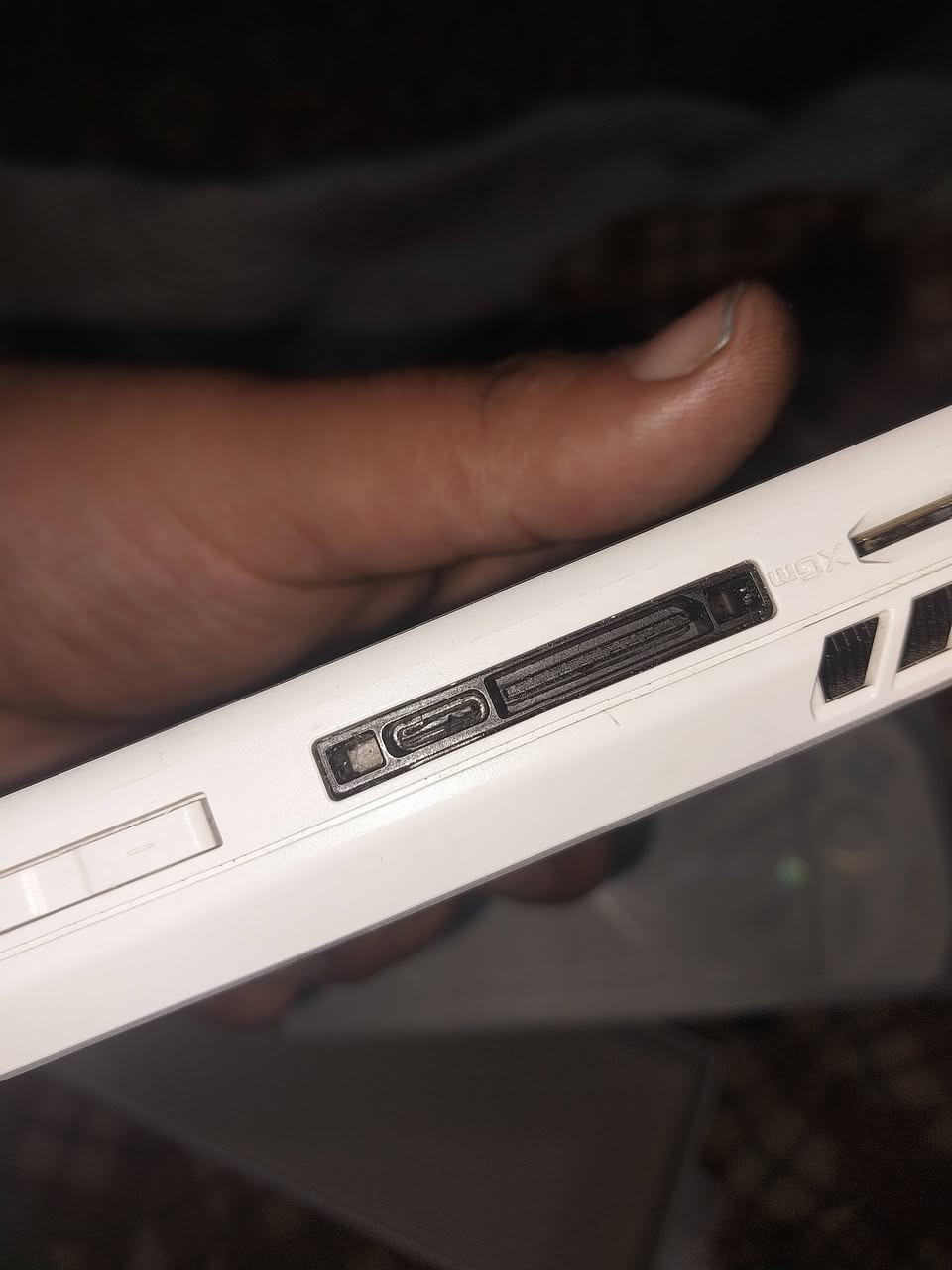 سلام عليكم اخوان للبيع اسوس روج مكسور قاعده مال شحن وشاحنه عتوهن ونكسرن اثنينهن ابيع هيج سعر ٣٠٠ مكاني بغداد الشعله هاتف *********** علمن جهاز جديد لك
