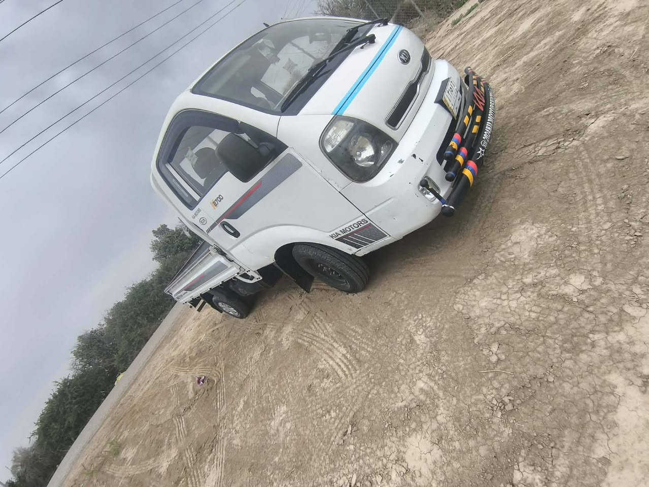 كيا موديل ١٥ رقم واسط مكفوله كفاله عامه عده لدوسات معمرات مكان السياره واسط الصويره 
سياره جاهزه تخم تاير تبريد شغال محرك مكفول 
مكلف بنشر صاحب السياره
 ***********
السعر ١٠٧ وبيه مجال
