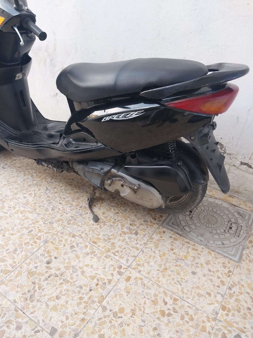 سلام عليكم للبيع بريز ياباني نكره سلف مكينه مكفوله ابد ما مفتوحه كهربيات شغاله كابريتر بلادي والسعر ٤٧٥ مكان بغداد بلديات أوراق كامله  دراجه جديده نتصل *********** خاص ما جاواب
