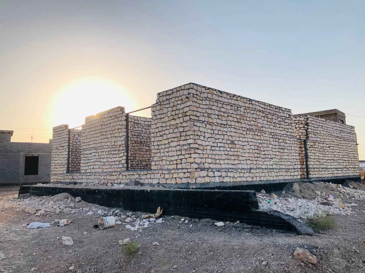 يوجد هيكل للبيع،،،
المكان الصديقيه، الخالديه، 

البناء، حديث، كما موضح في الصور،، 
السعر عل خاص،، 
***********
