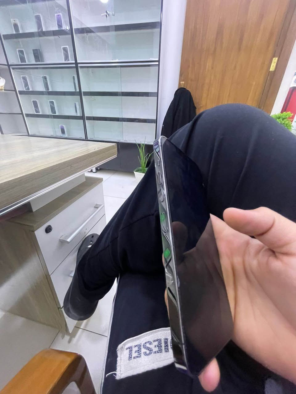 ايفون١٣ برو ماكس مكفول وممفتوح نهائيا بطارية٧٩ ويرهم مراوس ويا ايفون ١٤ او ١٥ وانطي فرق ذاكرة٢٥٦ بي خدش ممبين بل ضهر شاحنه اصليه ويا مكاني بغداد متواجد عل نت سعر٦٠٠ *********** بغداد, العراق
