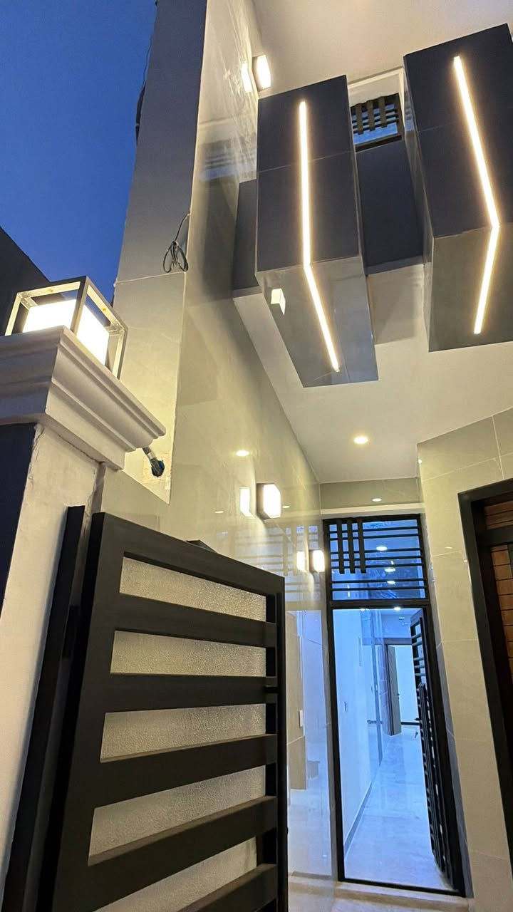 مشتمل للبيع مساحة 📐 1️⃣0️⃣0️⃣ م 🏘️

▪️الواجهة الأمامية  : 🔲 5️⃣ م // 

▪️النزال : 🔺2️⃣0️⃣ م // 

▪️بناء 🔨 حديث سنة 2025 غير مسكون بناء درجة ▪️أولى 💯👌👍 // 

▪️يحتوي  العقار : غرف نوم 🛌  3️⃣//

▪️صحيات العدد 🚾 2️⃣ // 

▪️موقع العقار 📍المسالة والعدالة مجاور مجمع //▪️النسيم قرب شارع العام //

▪️المؤدي اله جسر العامرية //

▪️السعر والاستفسار//  *********** ☎️//

▪️مكتب العدل للعقار //

▪️نستقبل كافة العروض العقارية //
