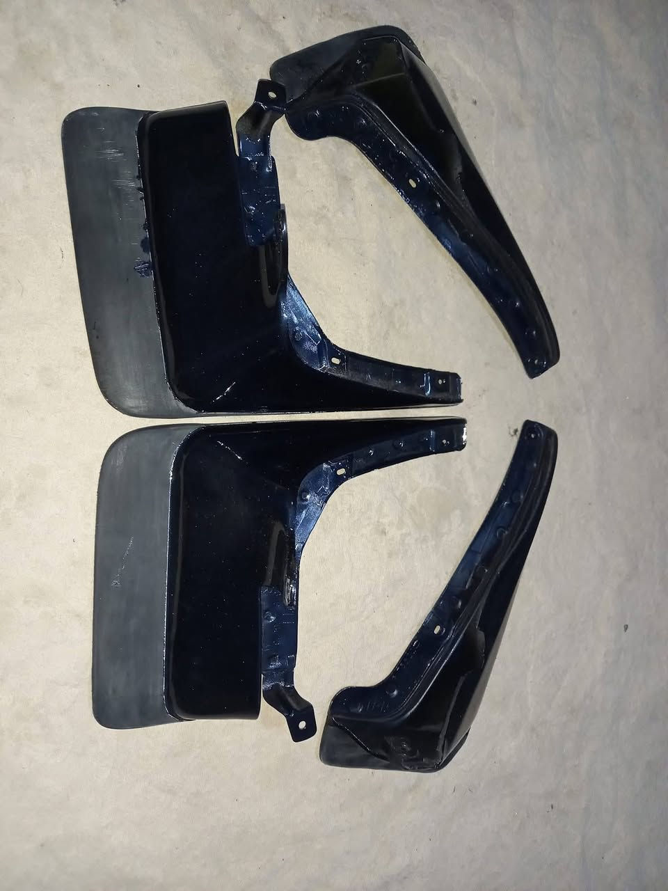 السلام عليكم من رخصت الادمن واقيات سيدان جدد حاوية للبيع *********** بي واتساب وبخدمتكم
