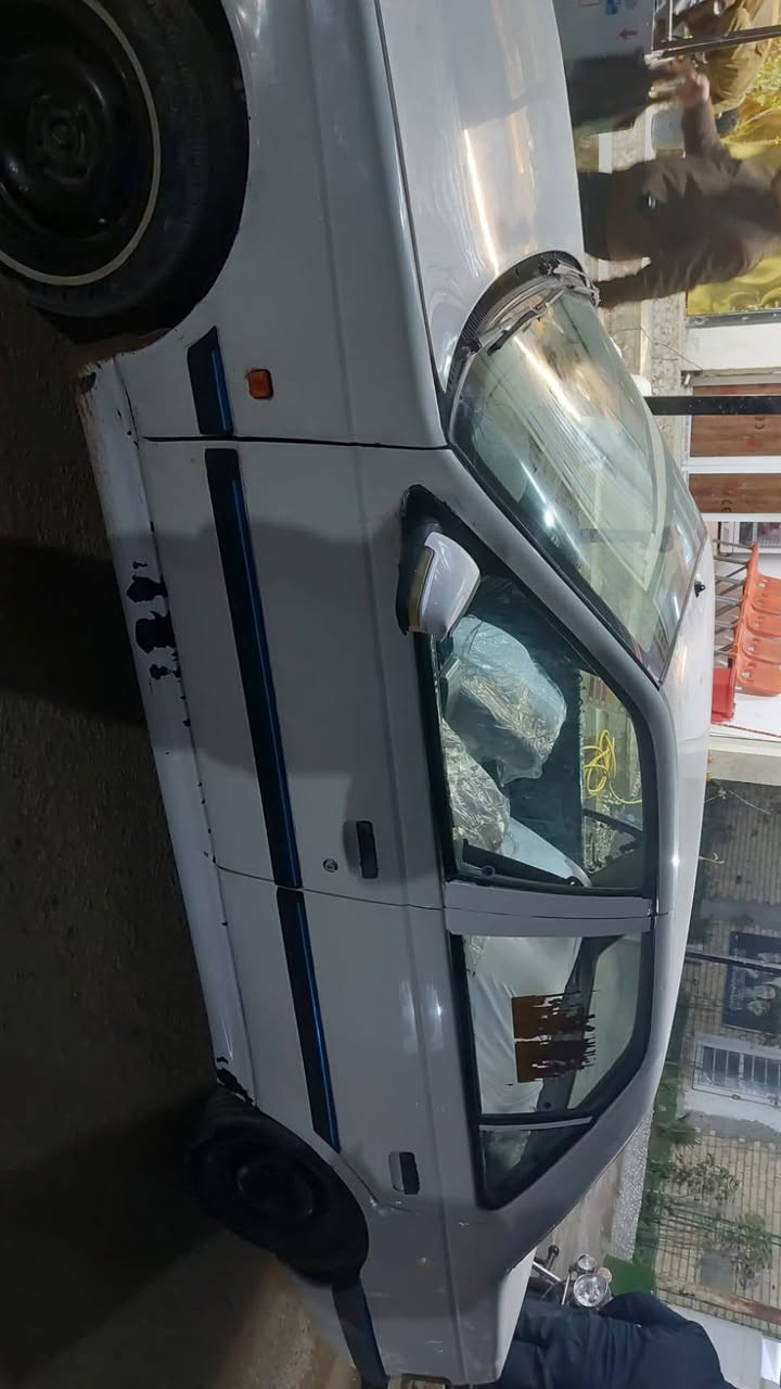 للبيع 405 كير ومكينه كفاله حداديه حلوه سياره مداور شرط ***********
