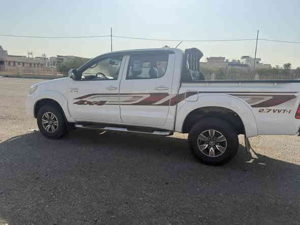 2012تۆماتیک    
دەبل ئکسل سەید نهرۆ
پێش وپاشی بێ لێدانە
تەنهادۆسەو یەک دەرگای سبوخە
گێرومەکینەی بەشەرت  
تەنهاقەباغی  کرایتەوە
190000هەزار رۆیشتوە
چوارتاییەوویلی نوێی بۆبەستراوە
***********
