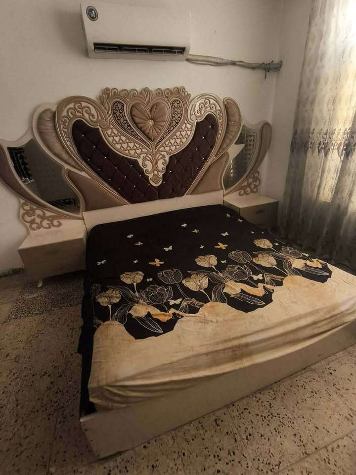 السلام عليكم غرفة نوم للبيع مكاني بغداد خمس قطع لستفسار وتساب   ***********
