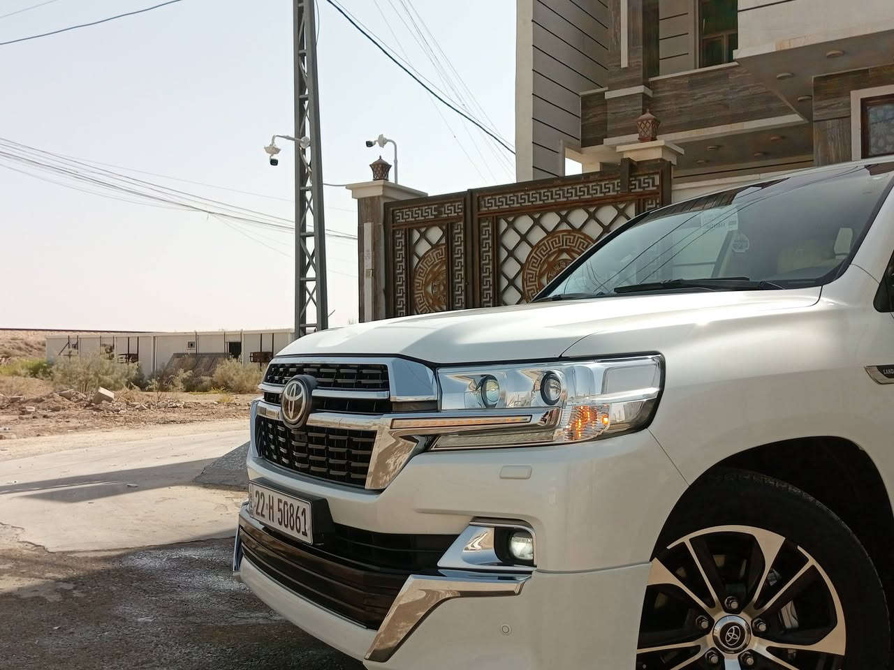 السلام عليكم
السلام عليكم ورحمه الله وبركاته 
للبيع 
لاندكروز
لون ابيض 
ماشيه 114 الف حقيقي شرط 
2017 
8 سلندر V8.      4600

مكفول كفاله عامه عده الدعاميات مبدله مال 2021 و الوياله و بيه ملاحظات بسيطة موضحه بالسونار السونار مرفق 

محرك كير مكفولات 
رقم اربيل تحويل مباشر 
مواصفات 
GXR 
فطيم
بصمه 
فتحه
كشن كهرباء 
مري شفط
8 ايرباكات
طفايه 
لايت زينون 
ثلاجه
زراكات
و باقي المواصفات معروفه 

السياره نضيفه بمعنه الكلمه 

السعر 485 و بيه مجال 
 
مكان السياره الانبار الرمادي شارع 60 
للاستفسار الاتصال على الرقم التالي 
***********

و شكرا
