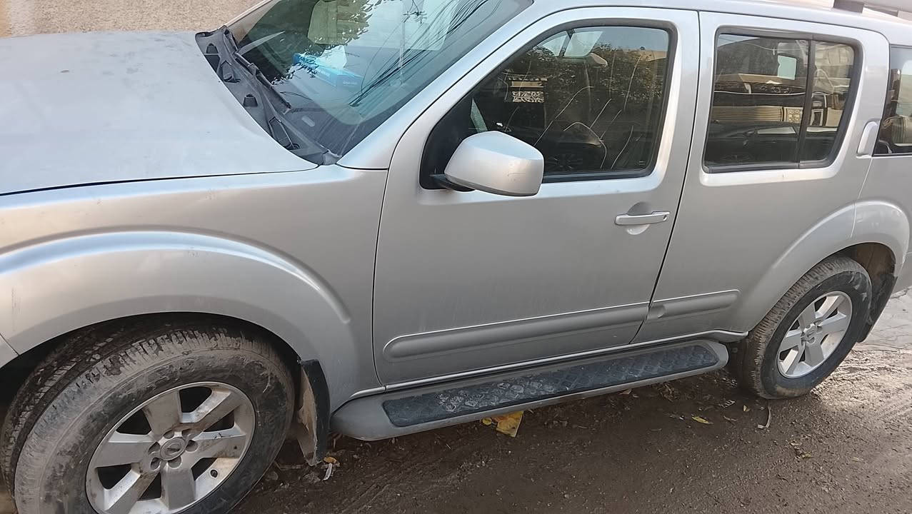 السلام عليكم
نيسان باثفندر موديل 2011

محرك 6 سلندر

كير اوتوماتيك 

صبغ حزام

شاشه كامره خلفيه

تبريد شغال ثلج

مقاعد جلد

سياره حلوه و نظيفه ماناقصهه شي

موقع بغداد السيديه شارع المركز

للتواصل : ***********

السعر 115 ورقه و بيهه مجال بسيط
