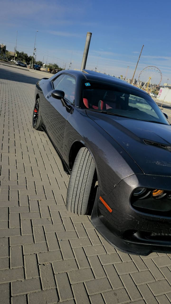 جالنجر SXT بلاص 
موديل 2019 فول مواصفات هزه وسنويه جديده بأسمي حادثها امريكا جاملغ وبنيد وبالعراق جاملغ بدون دواخل السياره 
السعر 155 وبيها مجال بسيط
*********** واتساب واتصال
مكاني بغداد / حي الجهاد
