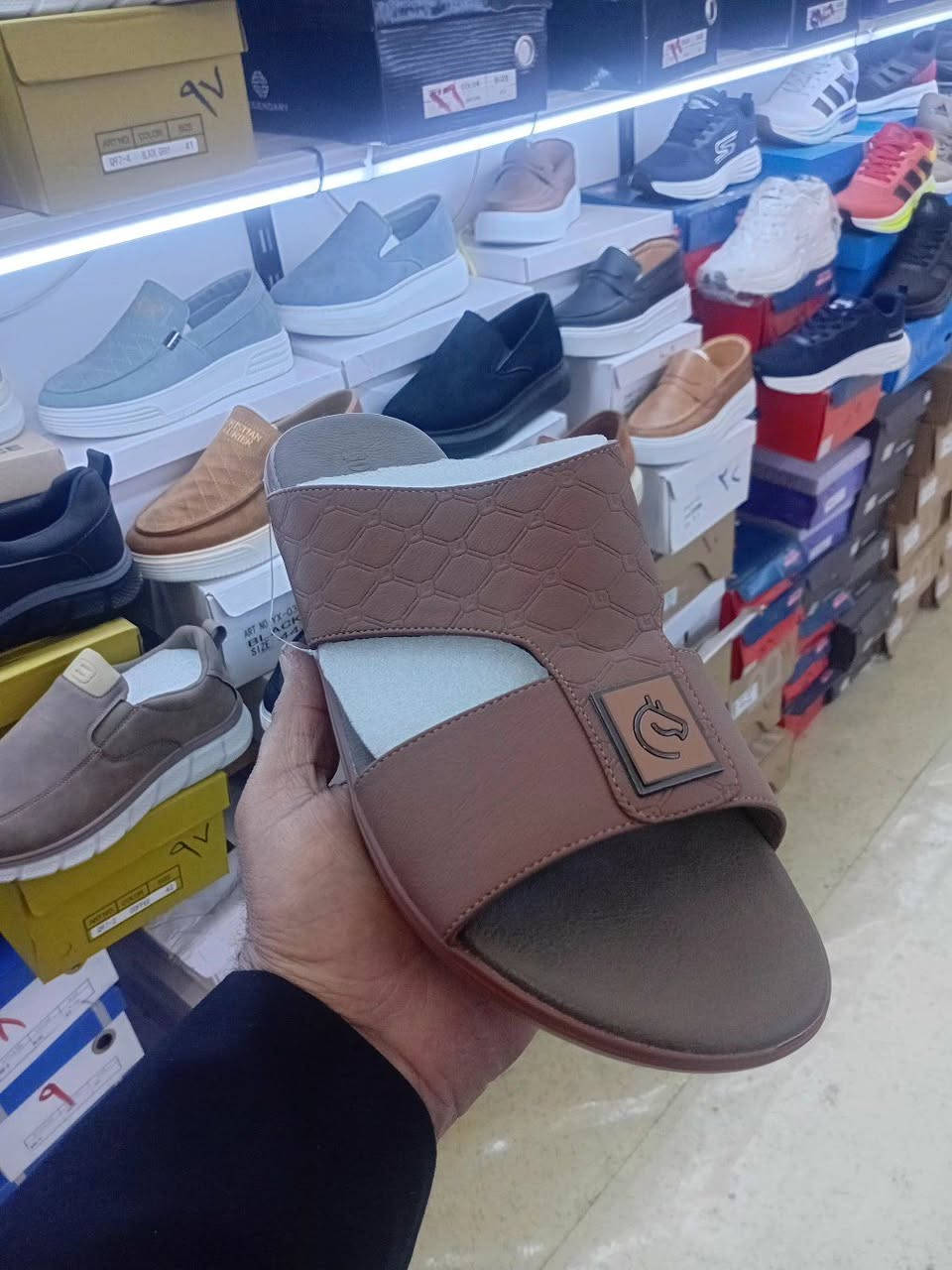 شحاطات تركي اصلي ضمان
ما عجبك يرجع مع المندوب
السعر 15 الف فقط
الحجم الخاص بـ 20 الف


**إذا كنت صاحب هذا الإعلان وتريد حذفه لأي سبب، رجاءا أرسل رسالة إلى الدعم الفني**