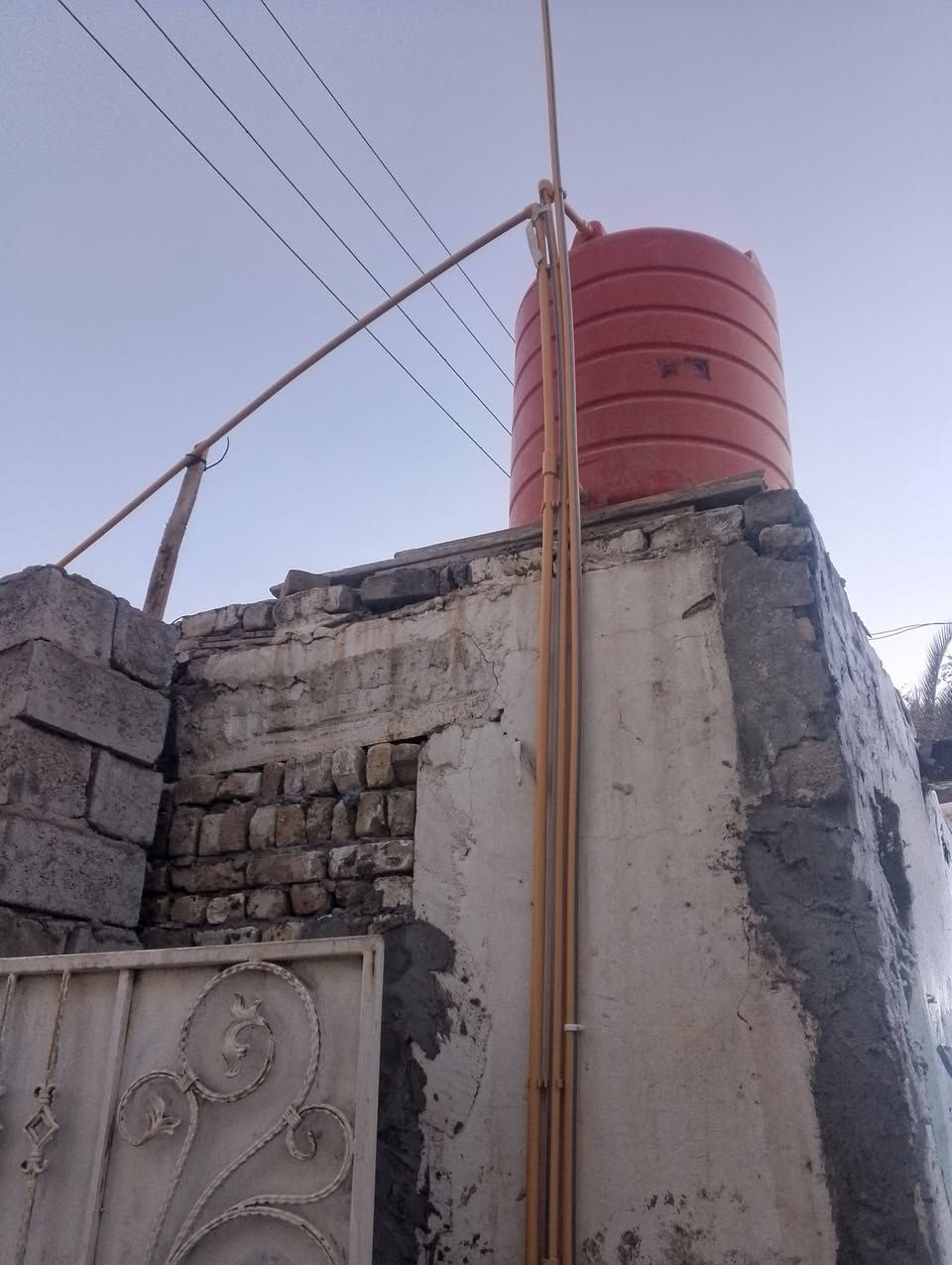 ثلاث ارباع السعر (السماوه)
مغسله.  سنكي.   خلاطات.  ماطور.   سخان.  
حمامات.  حدائق.   خزانات ماء.    تانكي 
نقل.   تصليح    تبديل.    حنفيات.   تنفيس
رقمي بدون واتساب///***********
