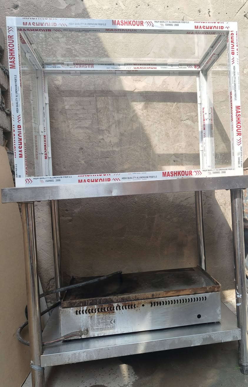 قلايه كهربائيه حجم كبير
وجام خانه وميز ستيل وشوايه برگر 
للبيع  الاستفسار 
***********
