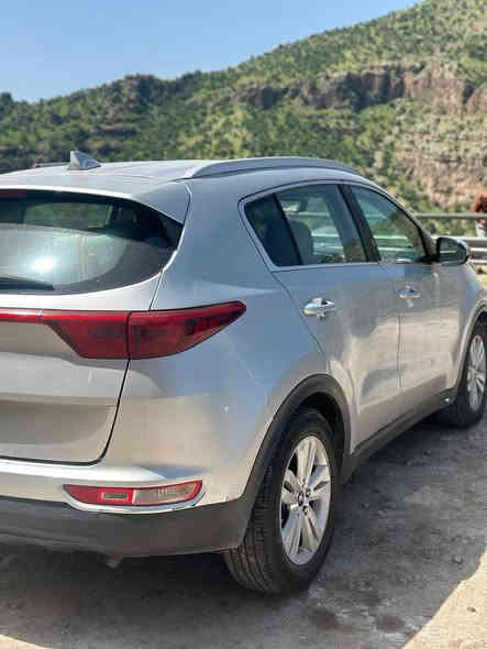 السلام عليكم كيا سبورتج للبيع 
مديل : 2018
ماشيه :114000 mi
حجم المحرك : 2400
مواصفات : السبورتج الاعتياديه 
ضرر امريكا اطخطخ ونصبغت صبغ عام لغد شواصي مكينه كير كهربائيات مكفوله 
ملاحضه : لون السياره بالسنويه رصاصي غير محداد يعني اي لون رصاصي تصبغ مقبول 
السعر : 125$ ورقه وبيها مجال حك الجيه 
 للاستفسار ***********
