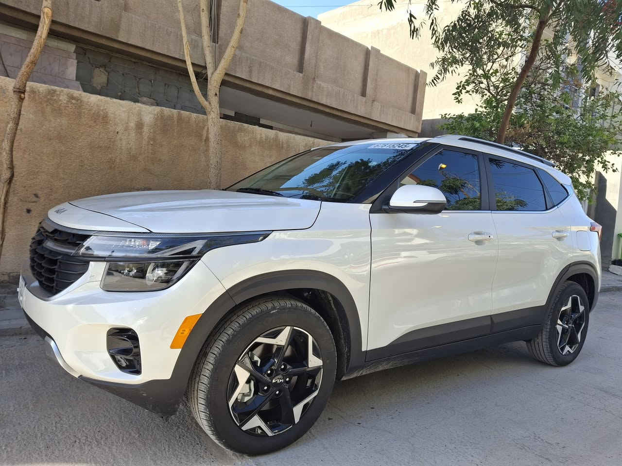 السلام عليكم كيا سليتوس وارد أمريكي موديل ٢٠٢٥ فئة EX يعني فول مواصفات   للأخير محرك ماشية ٣٠٠ ميل فقط يعني زيرو. سيارة جديدة بمعنى الكلمة.  السيارة بدون تبديل وبدون صبغ فقط بارد بحافة الجاملغ مكفولة من الصبغ والتبديل. صور الحادث ورقم الشاصي موجوده بالمنشور. 
للتواصل ***********/ واتساب أو اتصال.  مكان السيارة بابل حله المركز. ب١٥٥$ قفل.
