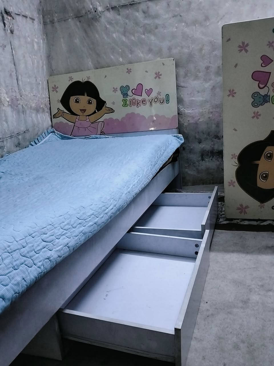 كنتور اطفال +جرباية سعر 30 الف عنوان بغداد مدينة الصدر لتواصل ***********
