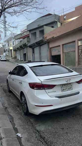 هؤندا ئەلنترا٢٠١٩نمونە لە جوانی دەپارچە رەشە لەسە ساخەی بستەک سبوخی هەیە لە چاملخی پشتەوە باقی دیکە هیچی نیە رەقەموو سەنەوی بەسە چوە ١٦٠ هەزار رؤیشتوە چوار تاوو ویلی نوێی لە ژێرە گێرو مەکینە کارەبایەتی هەمووی بەشەرت رەقەم موبایل *********** سوران
