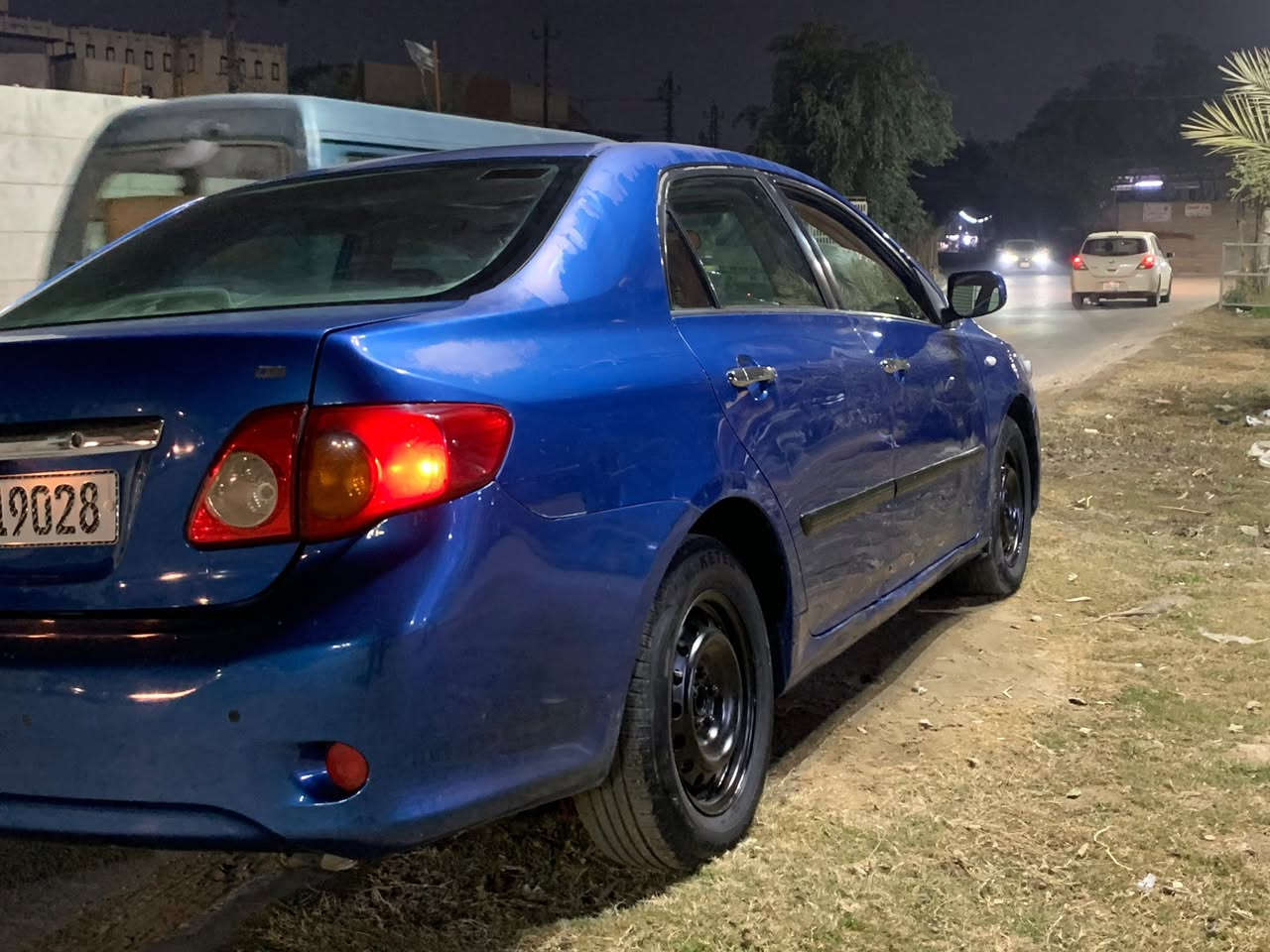 كورلا خليجي 2009  فتحه بل سقف
مكينه  مكفوله ١٨٠٠ 

كير / مكفول 
  تبديل البنيد + الصندوك /بدون دواخل 
يطارات : تخم كامل جديد 
بطاريه : جديده 
صدر امامي خلفي / جديد كامل 
منضومه بانزين : كامله جديده 
الداخل حمام 
بجم محدث 2013
منضومه زنون :جديده 
السياره عليه ادامه كامله ما ناقصه برغي 
ملاحضات بل بدي بسيطه جداً 
الموقع : بغداد الزعفرانيه 
***********
السعر : 108
