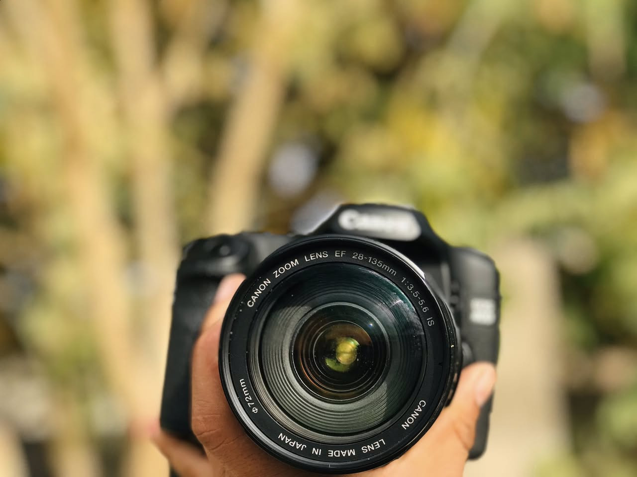 كاميرا كانون 40d للبيع فلاش شغال جديده مامستعمله هواي عدسه جديده بطاريه وشاحنه السعر 400 وبيه مجال للاستفسار الاتصال على الرقم 
***********
