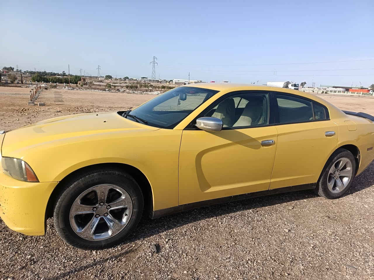 جارجر موديل 2014 مكفوله كفاله عامه رقم بغداد سياره جاهزه الشغل مابيهه نقص كير ومكينه وحداديه وكسن كله جديد ***********    ***********
