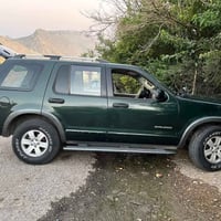 فورد اكسبلور موديل 2002 ٧ راكب  تبريد قطعتين شغال  صدر امامي خلفي جديد...