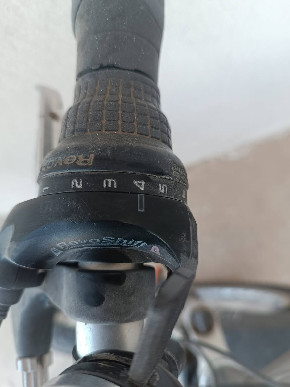 دراجه ماركه ( رالي) بريطاني حجم ٢٤
جبلي وداخل المدن 
نظام گير مكينه امامي وخلفي 
السعر 80 
الاتصال على الرقم. ***********
