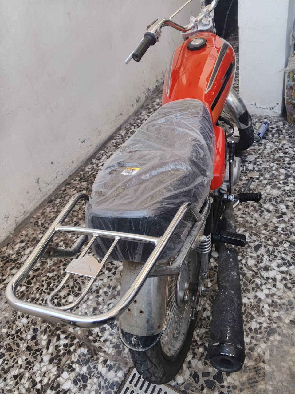 سلام عليكم ورحمه الله وبركاته تايكر للبيع مابيها اوراق اكفلها نكره هندر واحد مكينه متياز اصلي السعر 350 وبيها مجال الرقم ***********
