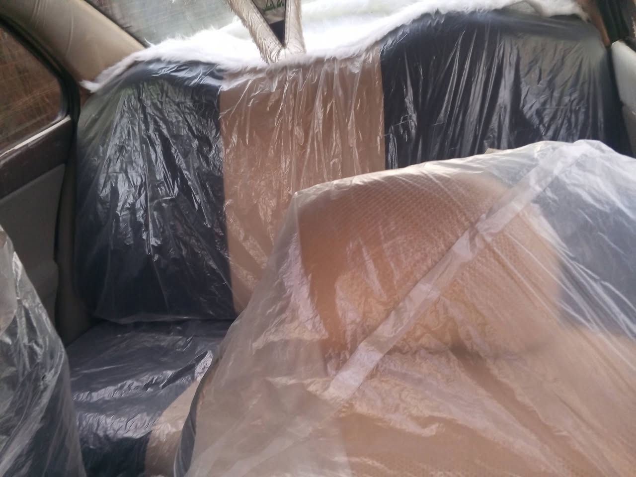 سلام عليكم سياره سمنت نضيفه بدون
ضرر سياره حلوه شرط التحويل مشروع وطني 29
صدر جديد تايرات جديد غرفتها حيل حلوه 
دفتر بانزين بيها موديل 2012
السعر 35/ موبايل ***********
