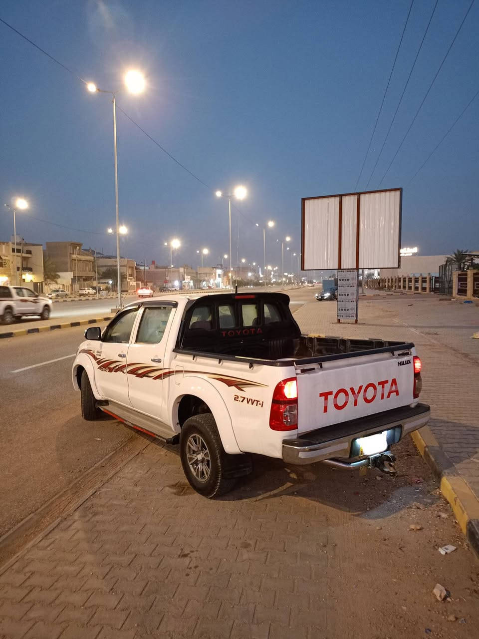 السلام عليكم: بيع مستعجل
فورويل مديل2008 كير عادي سنويه لل2028رقم كربلاء مميز تخم تاير حداديه تبريد كله مشروط محرك وكير جدد السياره ماعايزه برغي ترايك للبصره بيها بارد قليل وكارتين صغار السعر 155 وبيها مجال حك الجيه: مكان النجف
للاتصال: ***********:***********
