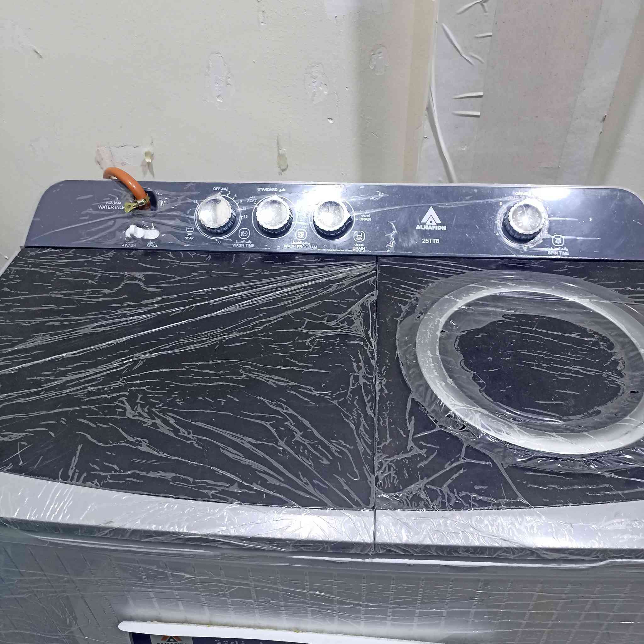 سلام عليكم اعزائي 
غسالة ماركة الحافظ اكبر حجم 
الغساله مثل ما موضح عدكم بصور جديده وبعدها بالجيس استخدامه قليل
للتواصل ***********
