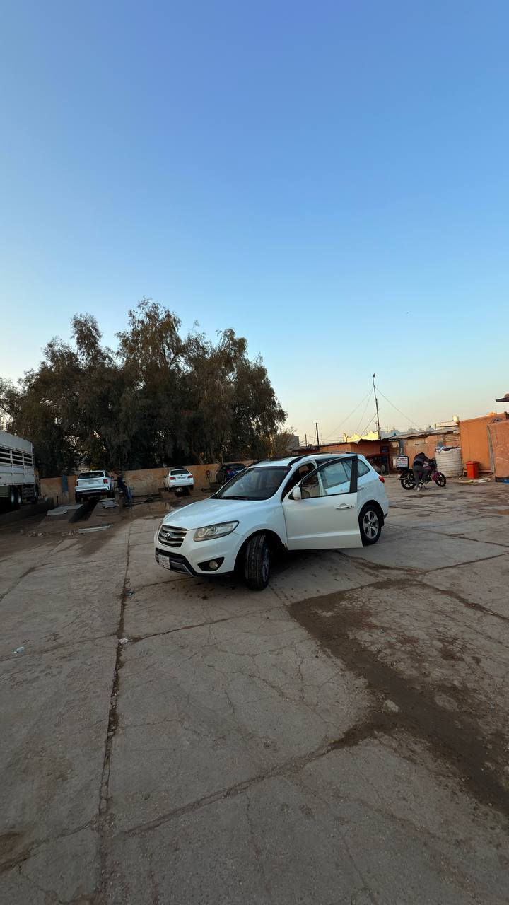 السلام عليكم من رخصت الادمن سنتافي 2012خليجي محرك 6سلندر  مواصفات السنتافي معروفه
بصمه✅
فتحه بسقف✅
اشاير بل مري ✅
مري شفط✅
سبعه راكب✅
ويل فراشه ✅
3قطع تبريد✅
دبل فريز✅ 
السياره خير من الله تأخذه تترحملي عليه 
بيه باب الصوره السايق فقط 
*********** متواجد فقط رقم
