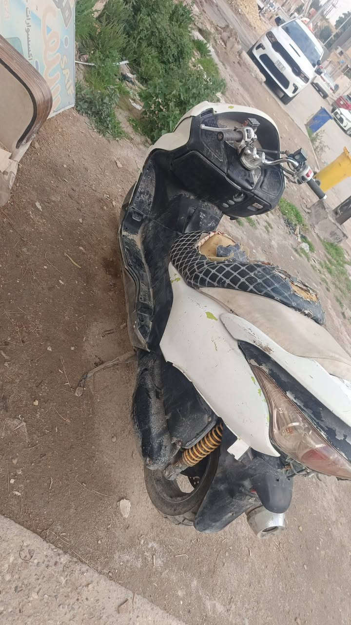 سلام عليكم شباب
 دراجه عطله كهربائيات 
اريد ابعيه كوم حديد 
مكان 📍ناصرية 
واتساب ***********
