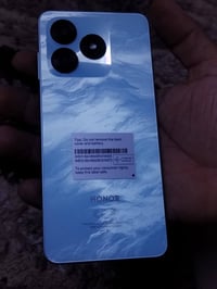 عندي هاذه الجهاز هونر جديد ستخدام شهر سعر110 ذاكره ١٢٨ وهاذه رقمي 0771...