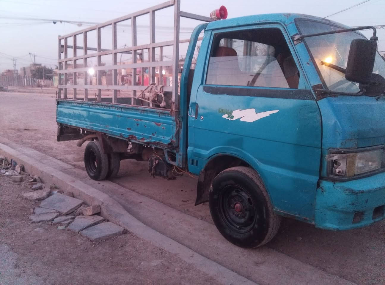 السلام عليكم كيا حمل للبيع والعنوان الحسينيه الراشديه***********
