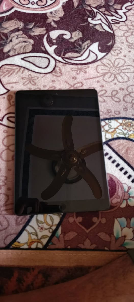 ايباد9 ذاكره64 الجهاز ما مفتوح شرط الفحص بطاريته 90 
امكان بابل القاسم سعر 250 هوه وشحنته وكرتونته ولزكه الرقم ***********
