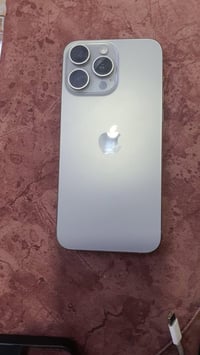 ايفون ١٥ برو ماكس • بطارية تعبانة • مكفول