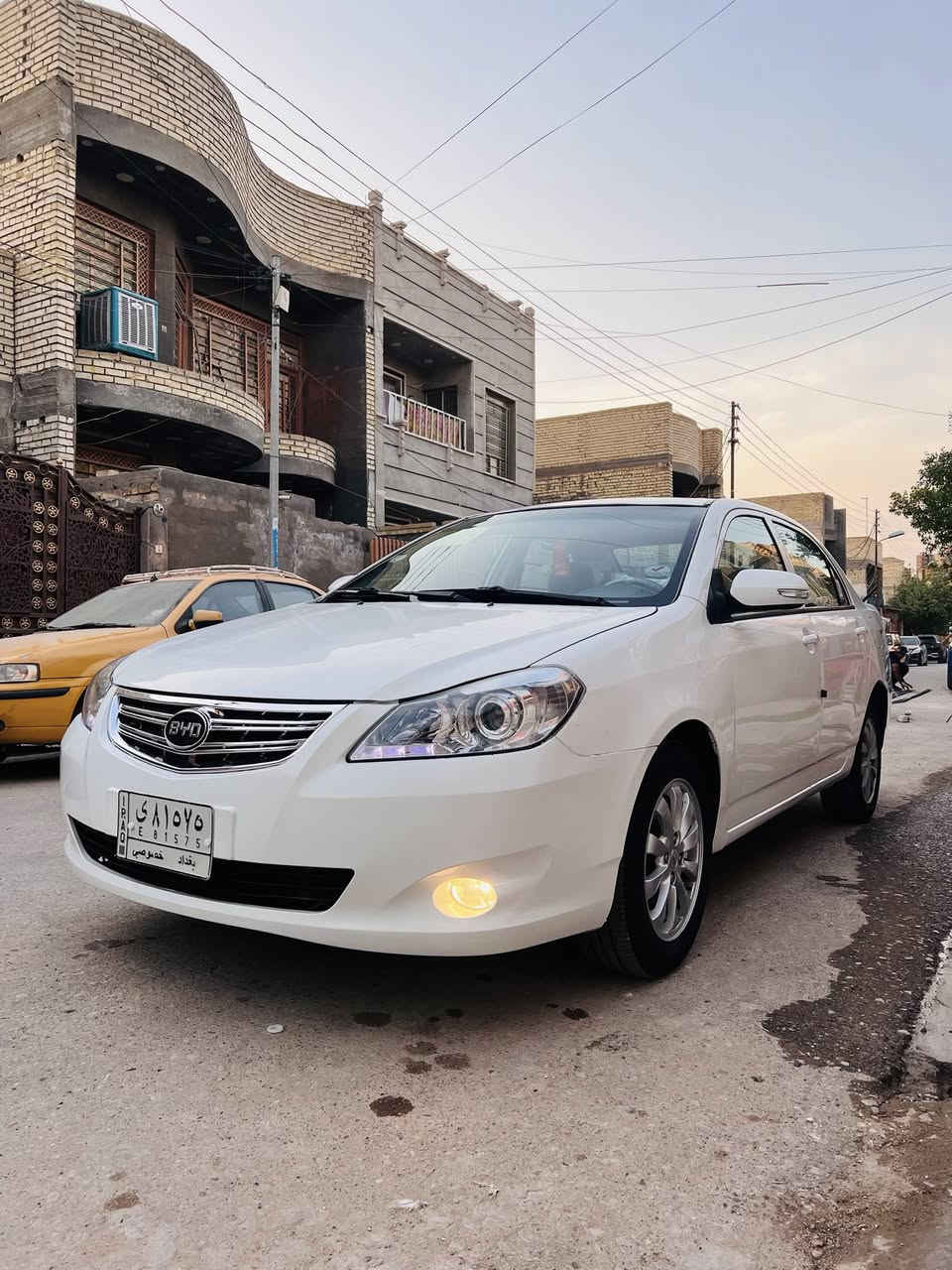 السلام عليكم 👋
Byd 2016 
مكفوله من الضربه والتبديل عدا صبغ بخشم البنيد والجاملغ  كير محرك جديد صدر امامي خلفي تخم تاير جديد  تدفئه تبريد ثلج كهربائيات تحكمات كلهه شغاله حساسات خلفيه شاشه تاب  سلايد روف 
والسياره كلش نضيفه وغرفتهه جديده ومابيهه اي نقص تحويل ثاني يوم  
السعر64 💵وبيهه مجال قليل 
للاستفسار ☎️***********  
بغداد البلديات
ممتواجد على النت شراي اتصل
