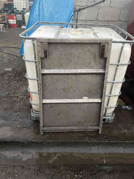 للبيع 
تانكي البي بلادي 540 لتر
وجكرات مال سكس فوك الشاصي 
للستفسار اتصلو على 
الرقم: ***********
