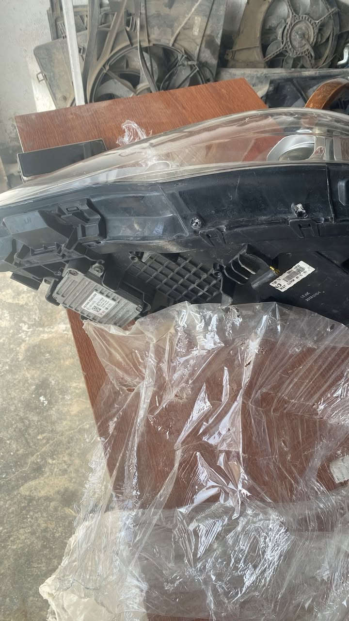 لايتات كيا كوريس مال كصه حاويه
ديوانيه حي صناعي بلوك الاول يوجد توصيل 

*********** نضافه فول
